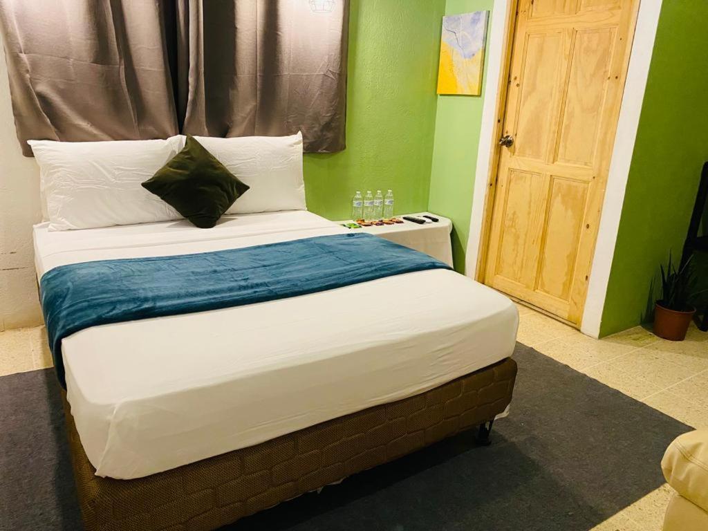 Hotel Adventure Lodge Jacó Eksteriør bilde