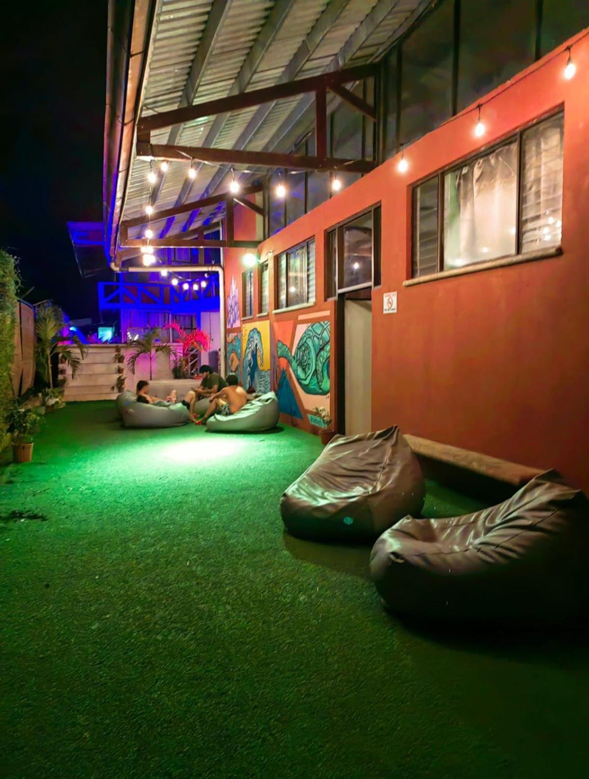 Hotel Adventure Lodge Jacó Eksteriør bilde